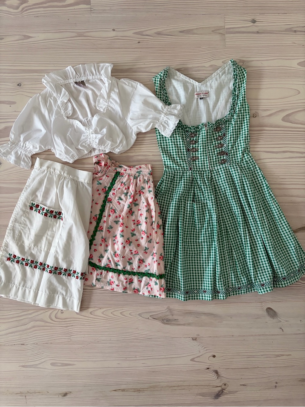 Oktoberfest Vintage Authentic Dirndl Outfit
